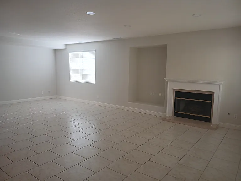 9394 Live Oak Dr — Photo 10