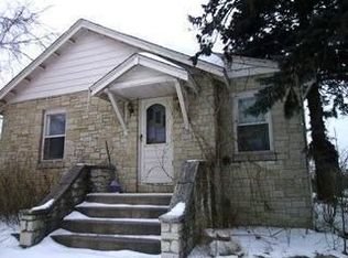 565 5th Ave, Grafton, WI 53024