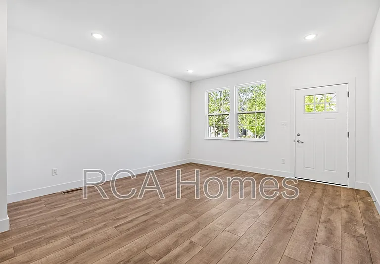 2735 Guilford Ave #A — Photo 4