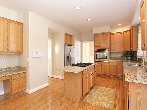 4th image of 2028 Jennings St