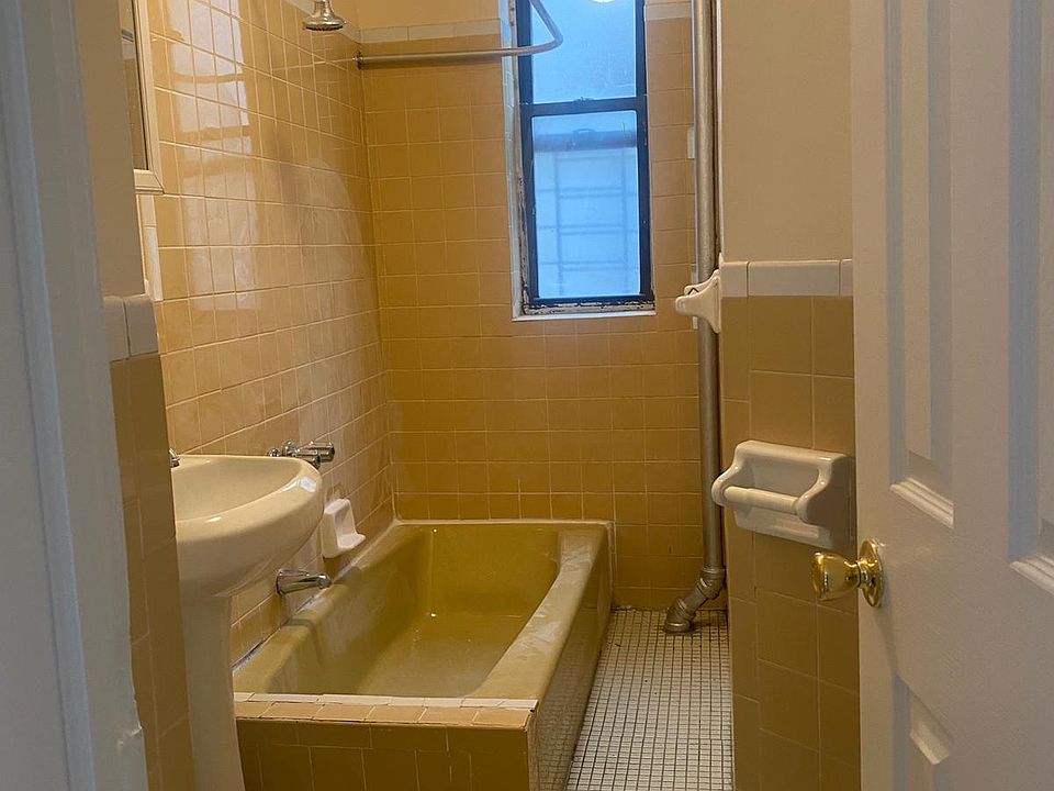 1st image of 745 E 223rd St APT 2