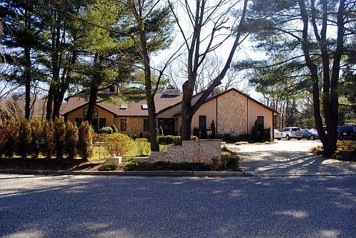 4th image of 3 Michele Ln