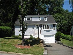 1st image of 5 Westwood Dr S