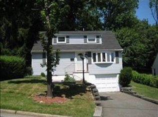 5 Westwood Dr S, West Orange, NJ 07052