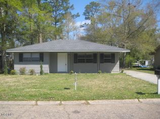 223 Woodland Cir, Ocean Springs, MS 39564