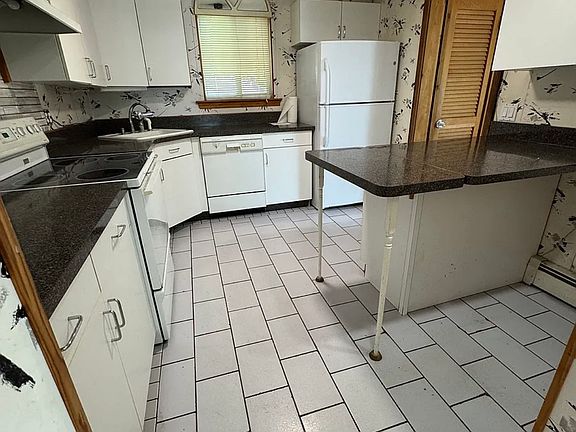 5th image of 2794 Ocean Ave Floor 2