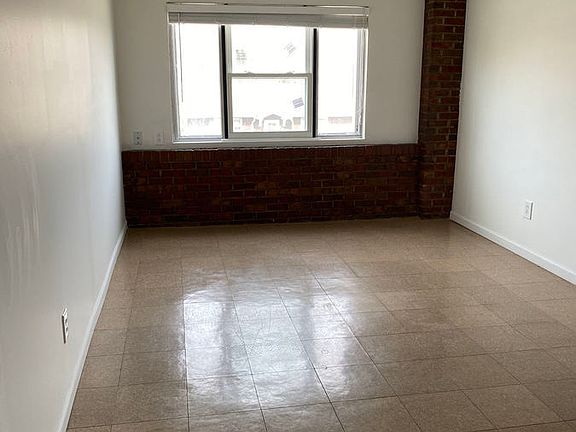 4th image of 7004 Glenmore Ave Unit A