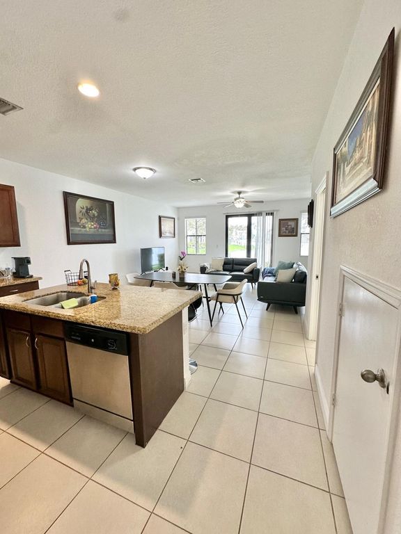 1079 NW 33rd Manor, photo 8