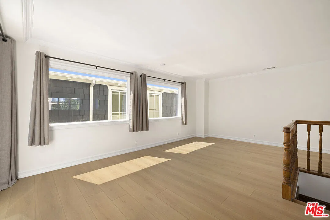 2 bed, 1.5 bath, $7,200 — Photo 4