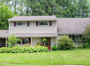 3809 Carriage House Dr, Camp Hill, PA 17011