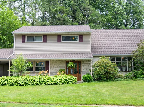 3809 Carriage House Dr, Camp Hill, PA 17011