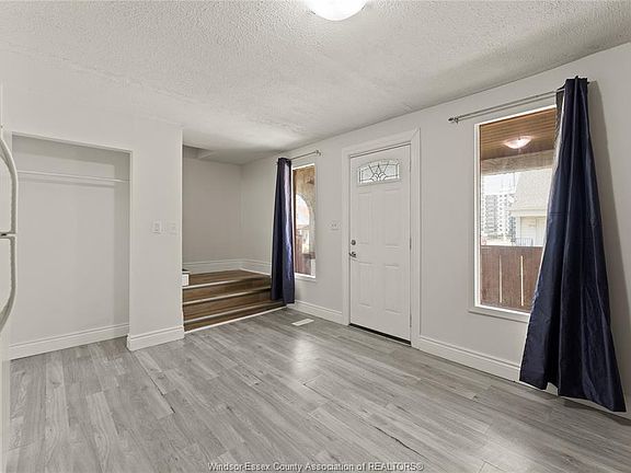 4th image of 205 Parent Ave