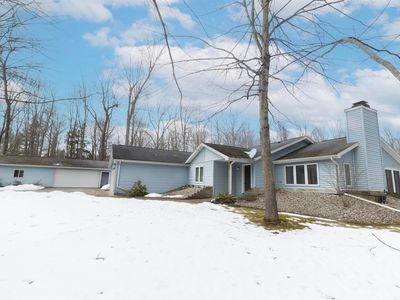 209 E Youngs Ct, Midland, MI, 48640
