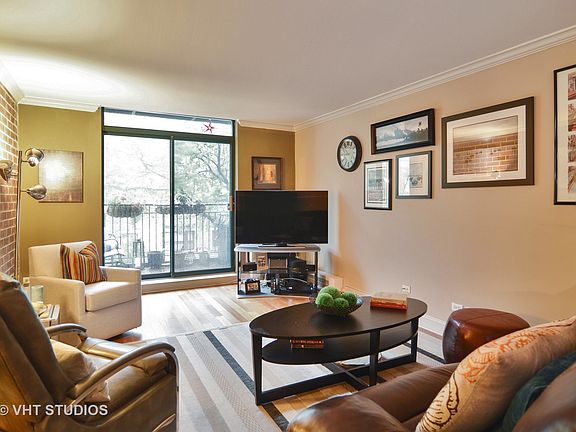 2nd image of 3900 N Pine Grove Ave APT 311
