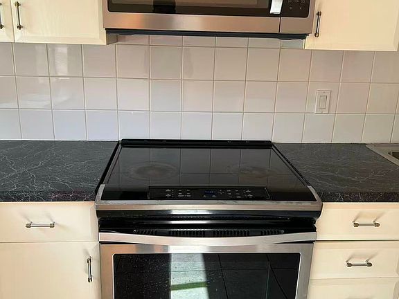 2nd image of 39 Pebble Pl