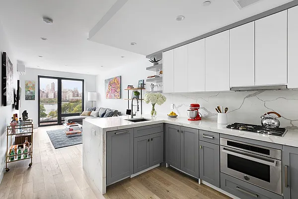 Rented by Voyeur Real Estate LLC | media 55