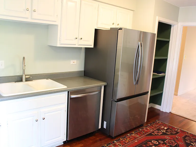 220 Thornhill Ln #B — Photo 7