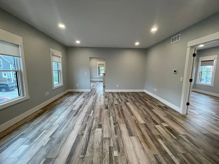 203 Warren Ave SE — Photo 9