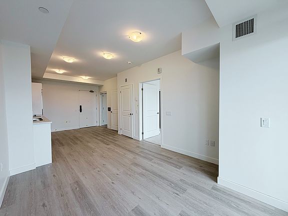 5th image of 461 Green Rd #1112