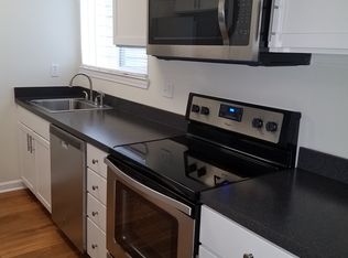 30 Fox Hill Ln, Enfield, CT 06082