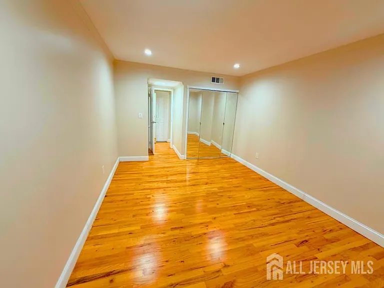 44 Judson St #12B — Photo 4