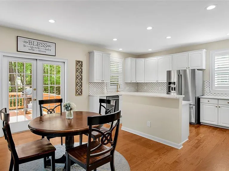 6070 Poplar Spring Dr — Photo 6
