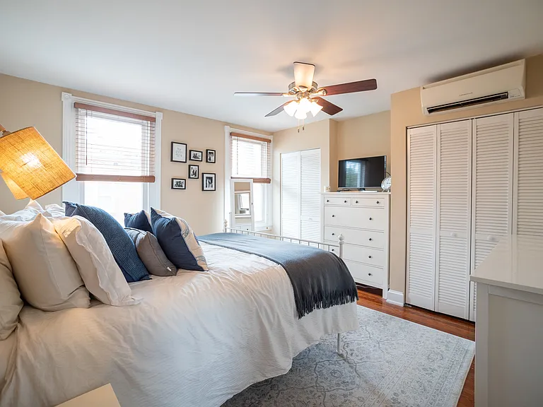 2521 Meredith St — Photo 20