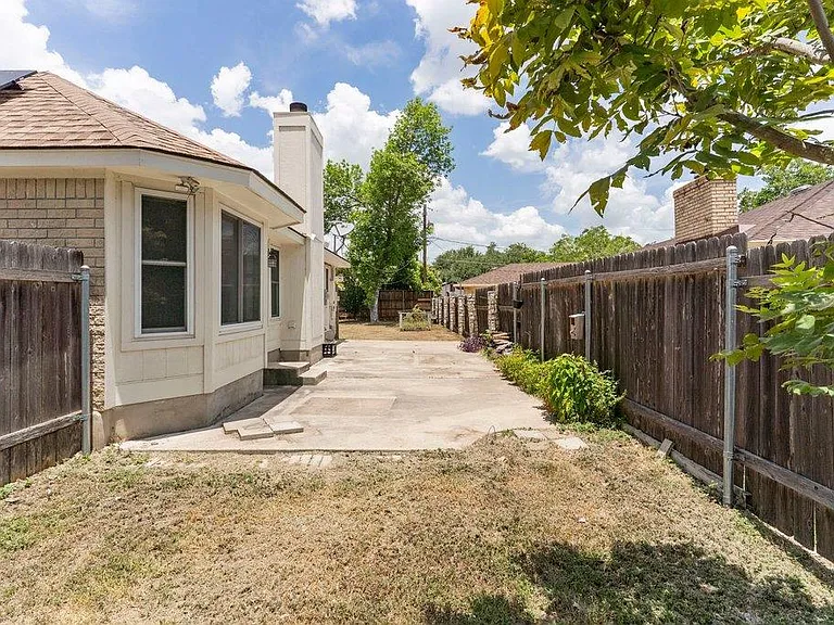 13213 Villa Park Dr — Photo 29