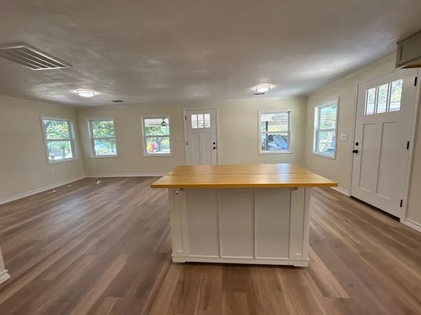 4306 White Settlement Rd, Weatherford, TX 76087