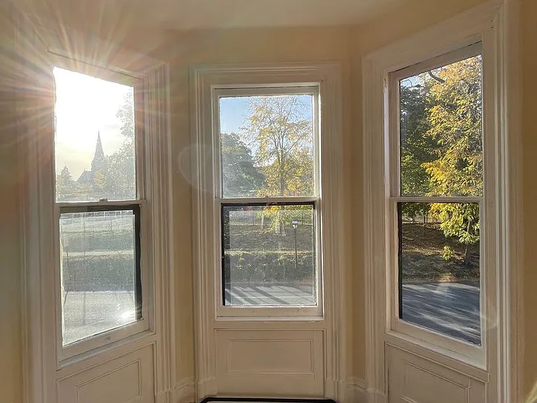 166 Montgomery St — Photo 11