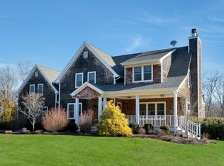 10 Arbutus Rd, Quogue, NY 11959