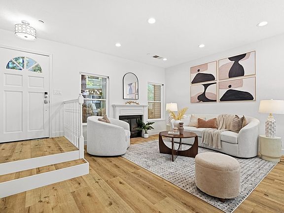 4th image of 939 La Mesa Trl #C