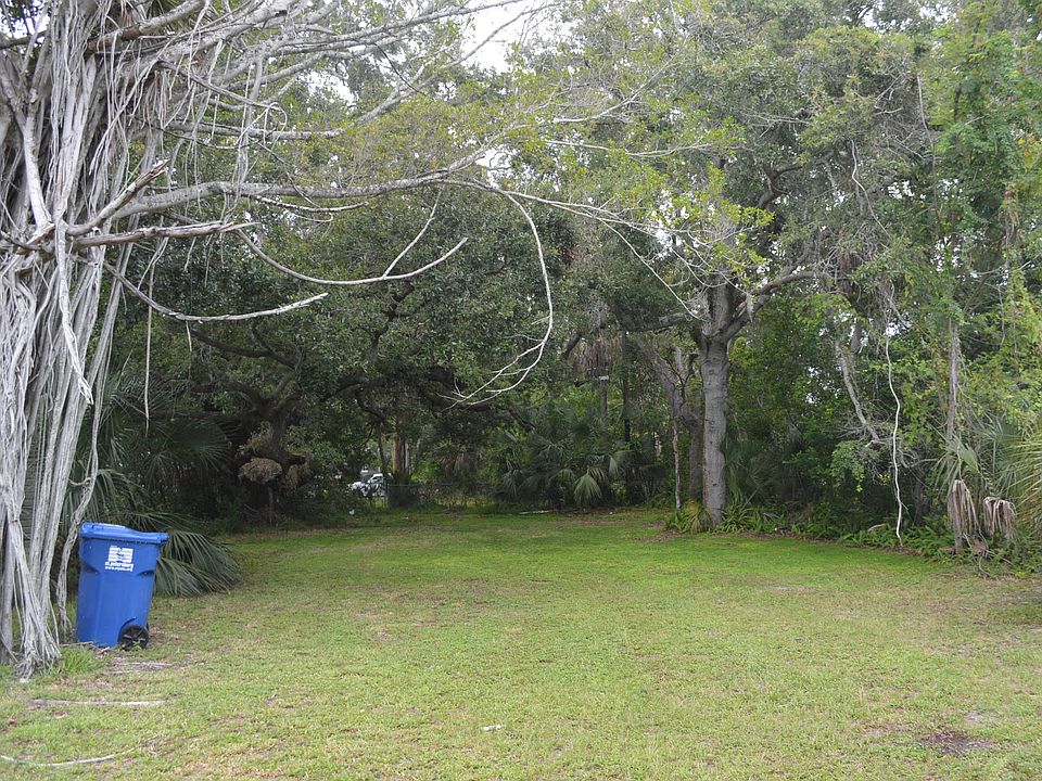 1st image of 17 Creekside Ct N