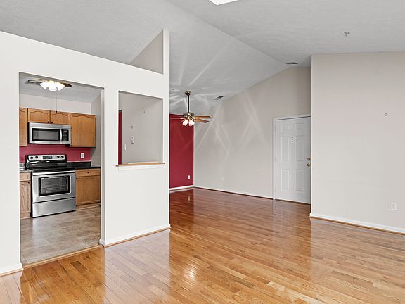 5th image of 151 Brookland Ter APT 11
