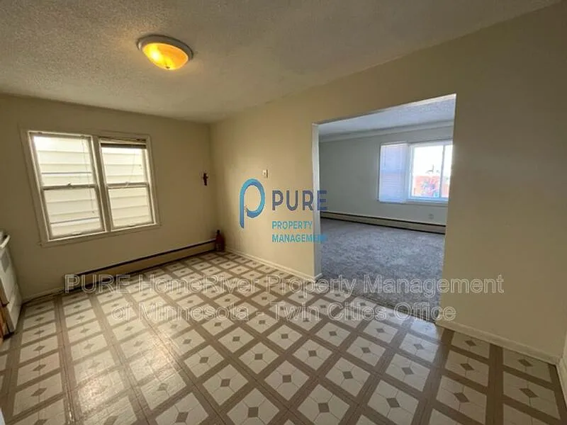 2 bed, 1.0 bath, 800 sqft, $1,125 — Photo 2