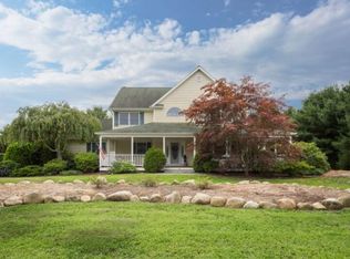 10 Concord Rd, Manorville, NY 11949