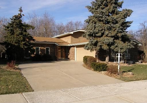 1st image of 15520 Linden Dr