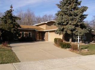 15520 Linden Dr, Oak Forest, IL 60452