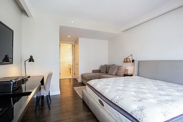 Rented by Halstead Real Estate | media 21