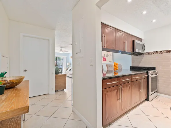 2205 Seaside Drive, Greenacres, FL 33463