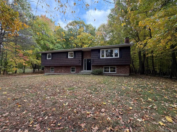 24 Emperor Lane, Montgomery, NY 12549