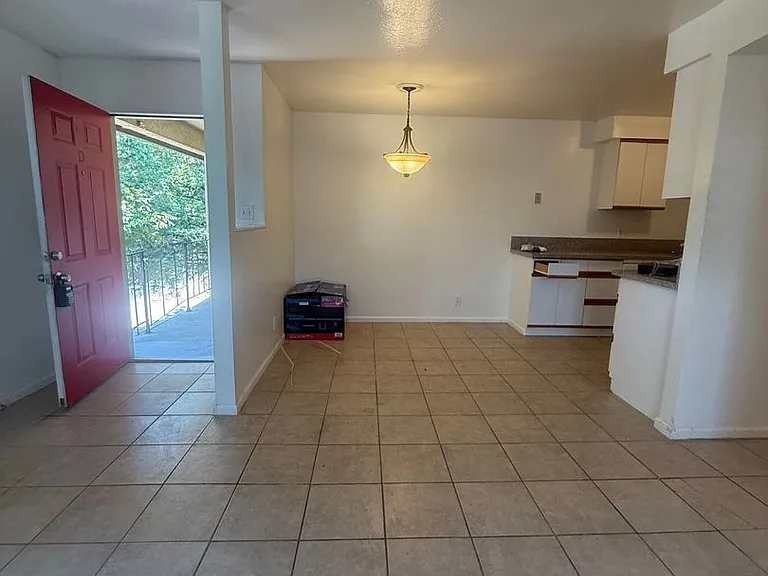7865 Leona Way — Photo 3