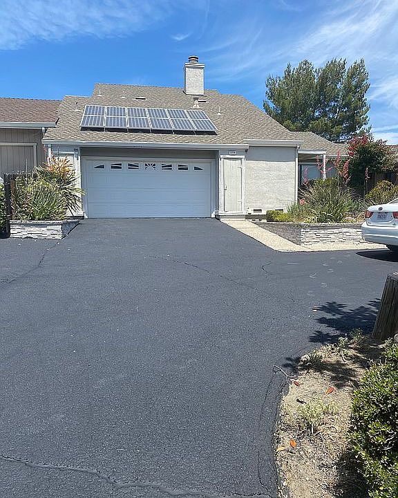 Front House - Douglas Ter