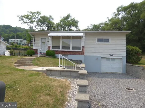 12715 Bowling St, Cumberland, MD 21502