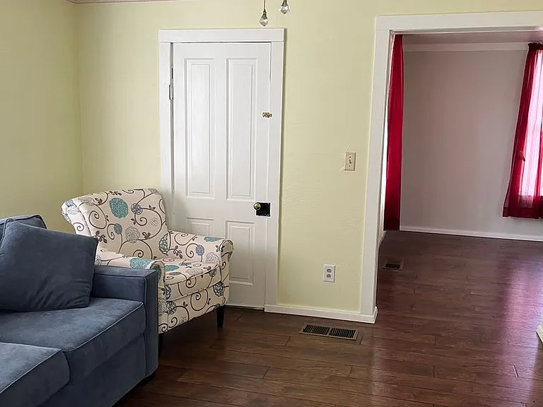 325 NW Pine St — Photo 12