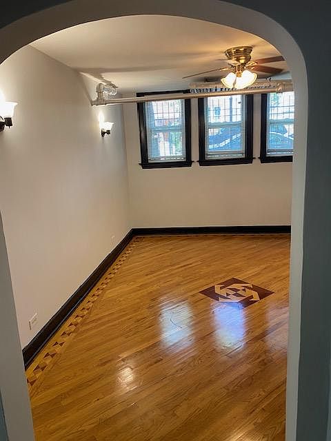 1st image of 4947 N Whipple St #G