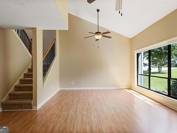 4th image of 2765 Field Creek Ct NE