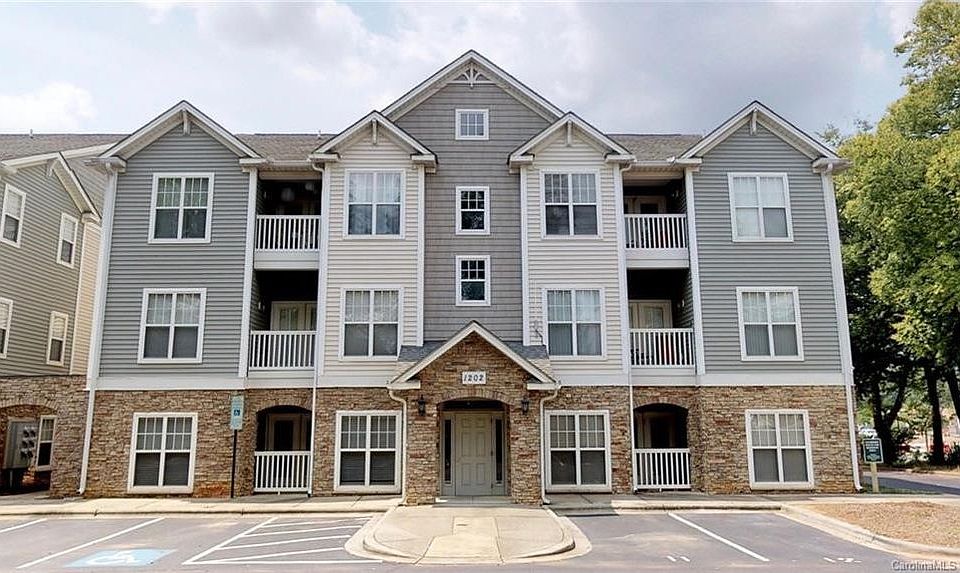 1st image of 1216 Duncan Gardens Dr #1216