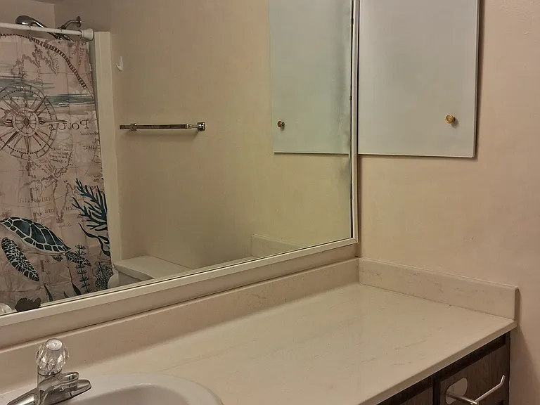 Materbath with plenty of cabinet storage space