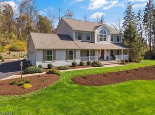 5 Woodruff Way, Columbia, NJ 07832